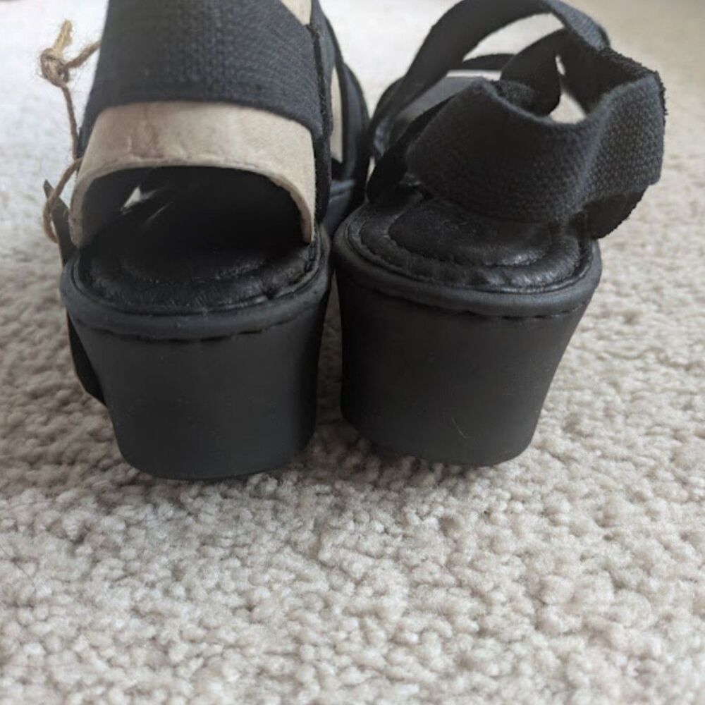 NIB Born Black Lightweight Platform Wedge Heel Strappy Sandals Sz 6 - Picture 3 of 11